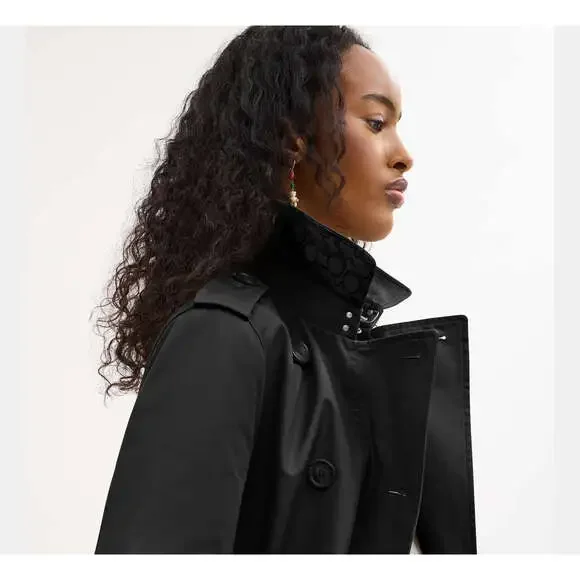 Signature coach black trenchcoat with monogram lining - Picture 2 of 15